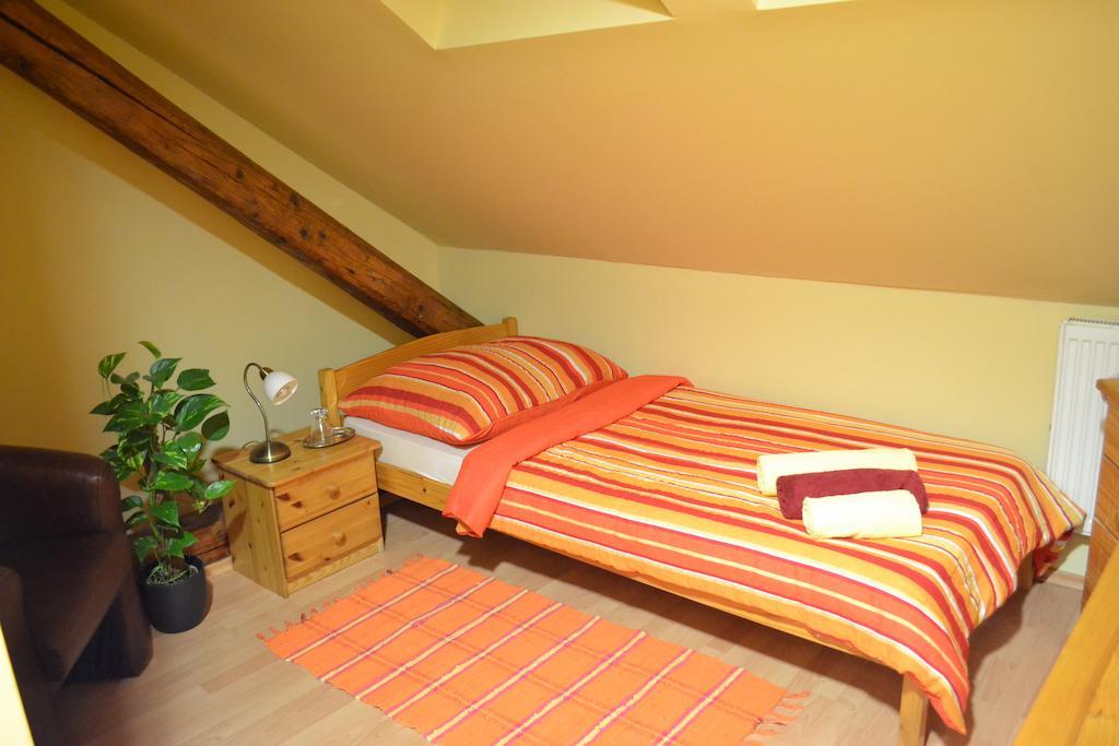 Byron Hotel Zlate Moravce Bilik gambar